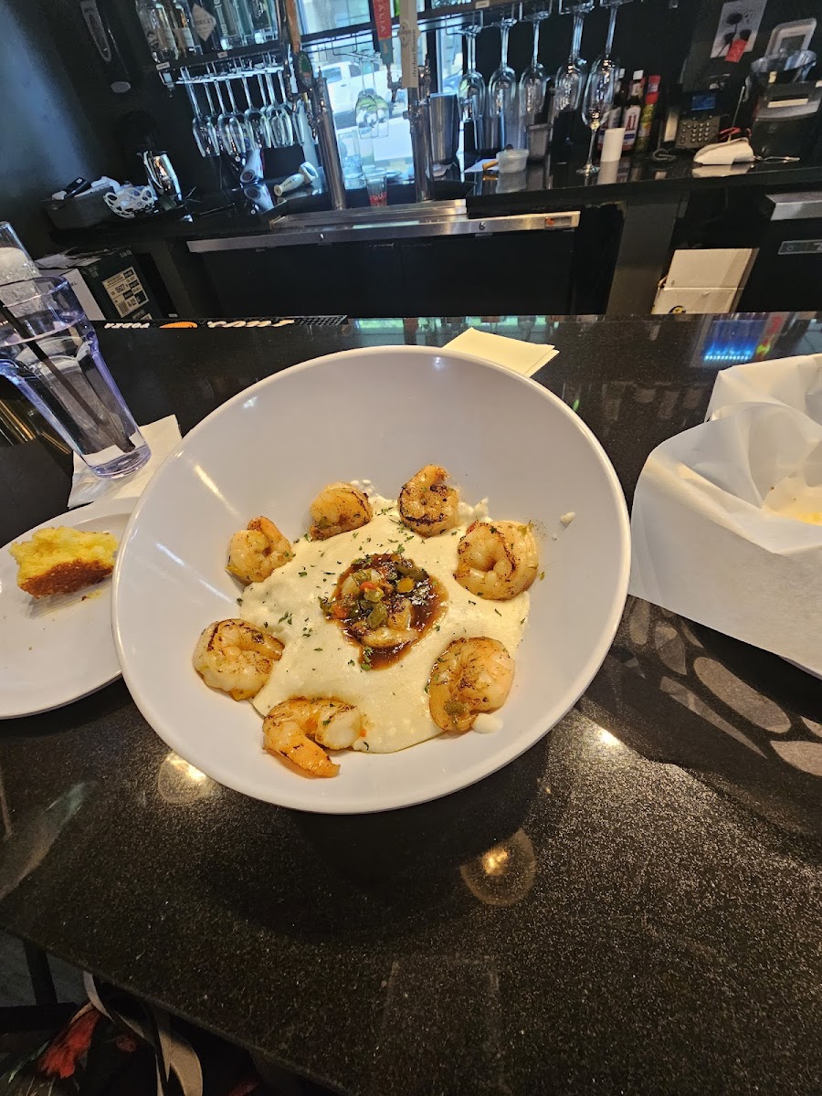 Platez Southern Kitchen & Cocktailz-6